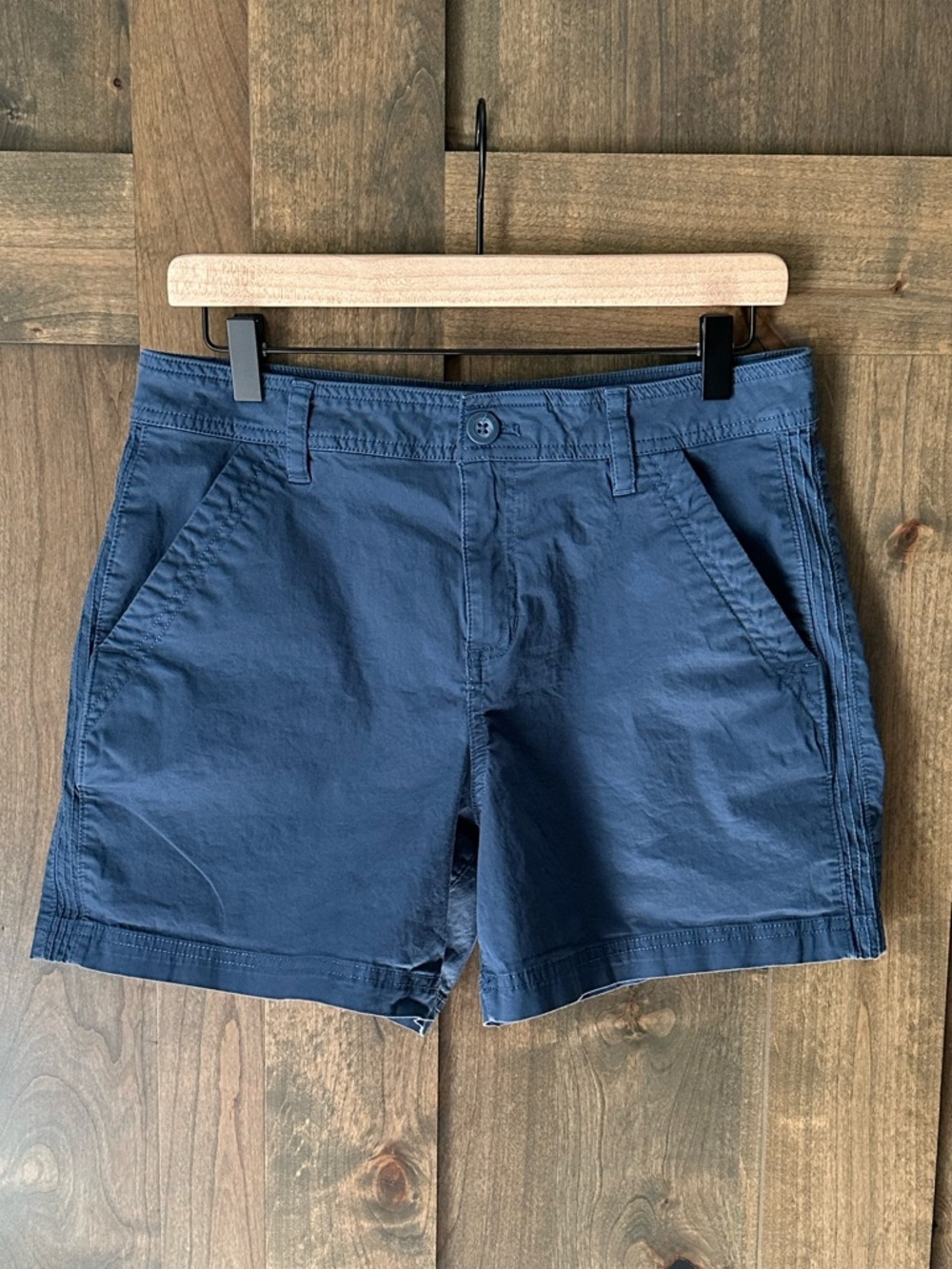 NWOT Eddie Bauer Women’s Aspire Chino Shorts